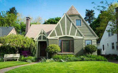 Pros and Cons of Buying an Older Home